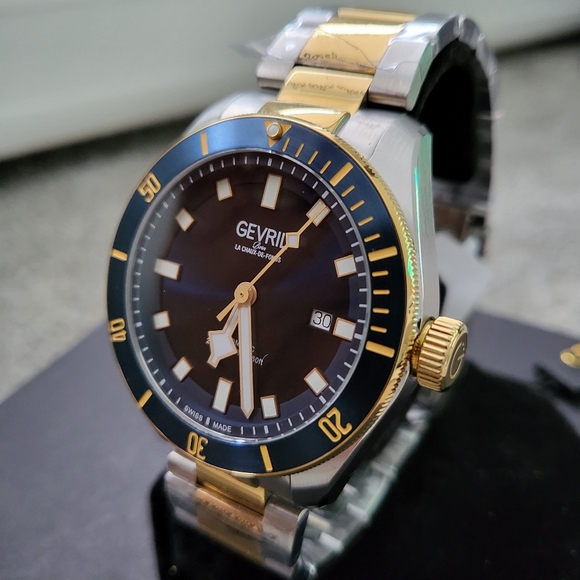 🌟 Gevril Yorkville Automatic Two Tone Watch - Picture 3 of 5